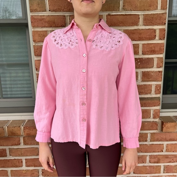 Vintage Pepto pink blouse with lace trim, approximate size medium - Picture 6 of 8